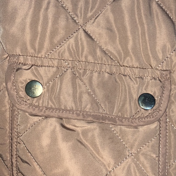 Reservable Vest - Picture 2 of 9